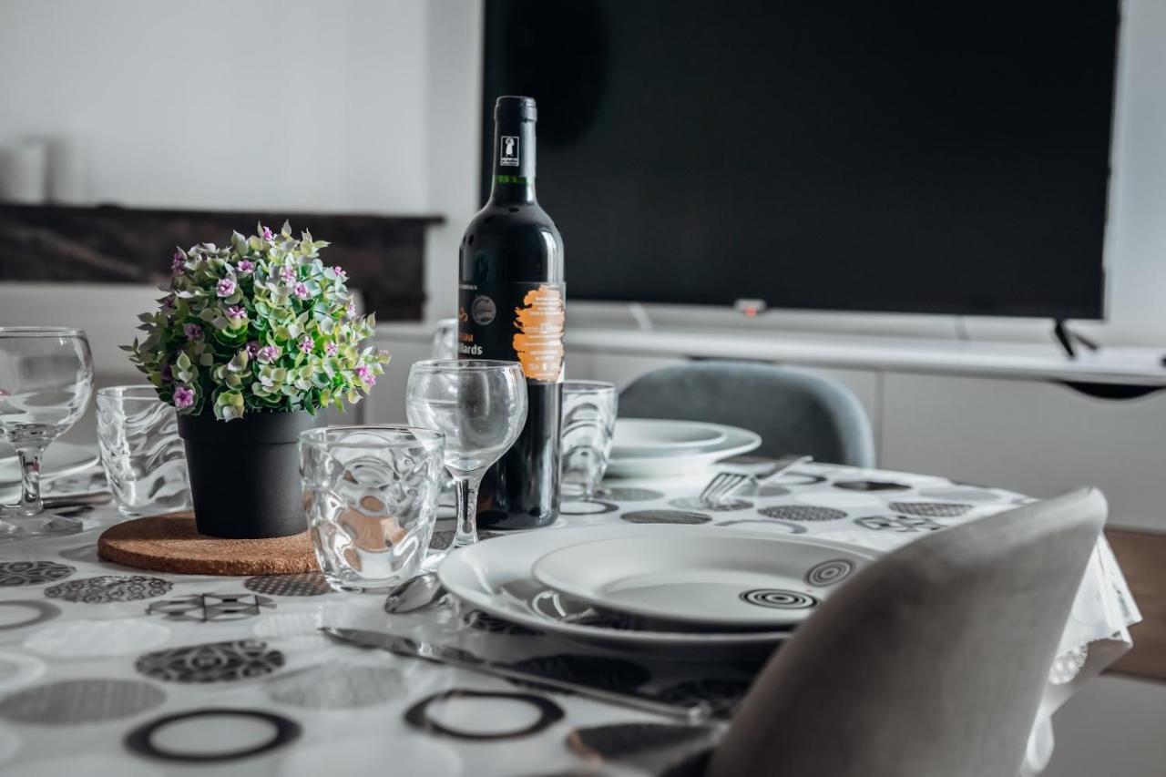 Appartement Neuf, Moderne Et Confortable! Ernee Bagian luar foto