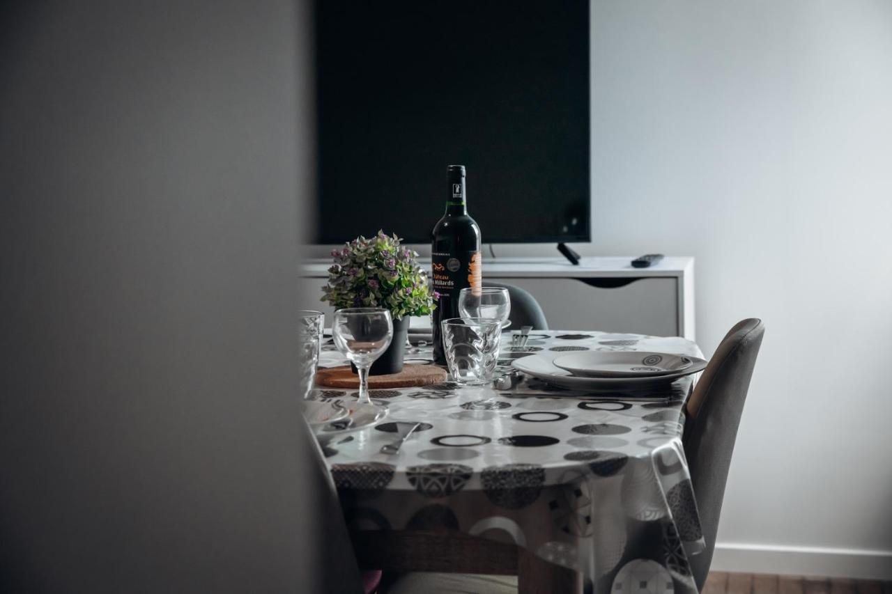 Appartement Neuf, Moderne Et Confortable! Ernee Bagian luar foto