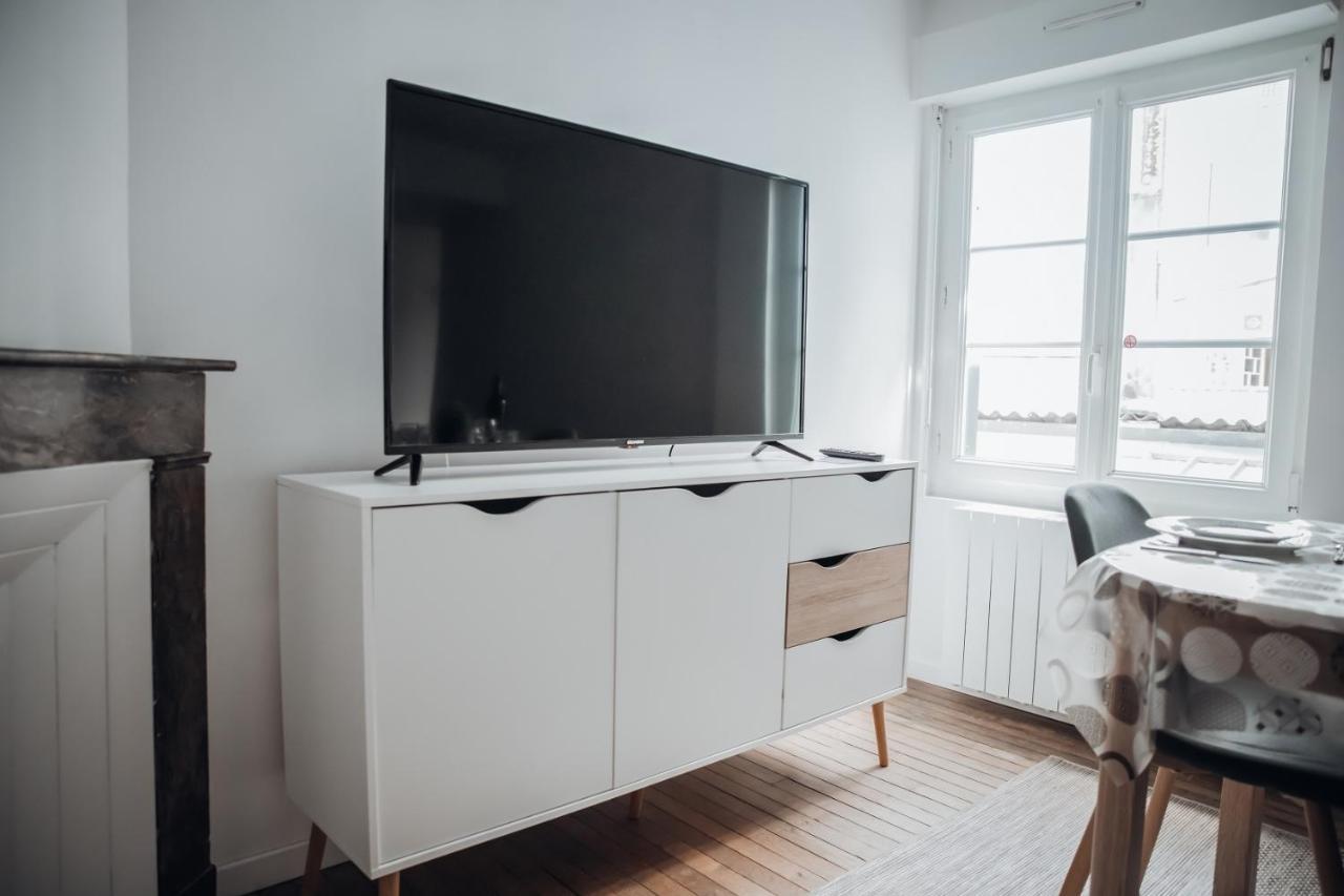 Appartement Neuf, Moderne Et Confortable! Ernee Bagian luar foto